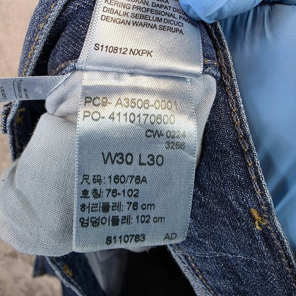 Levis 80s Mom Jeans Womens 30x30 Blue High Rise Tapered Leg Denim 100% Cotton - Picture 13 of 13